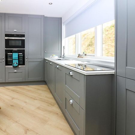 Craignure Apartment Banff Bagian luar foto