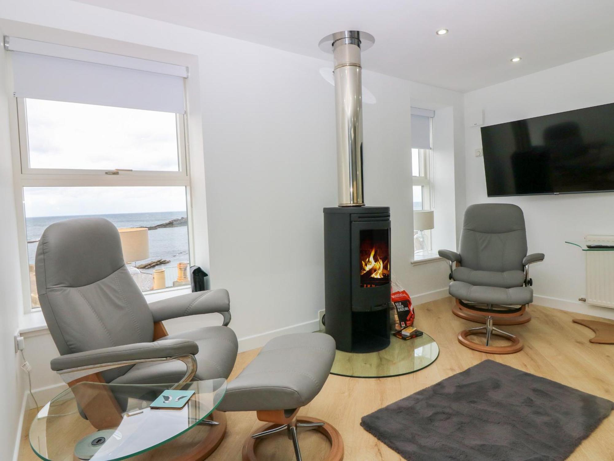 Craignure Apartment Banff Bagian luar foto