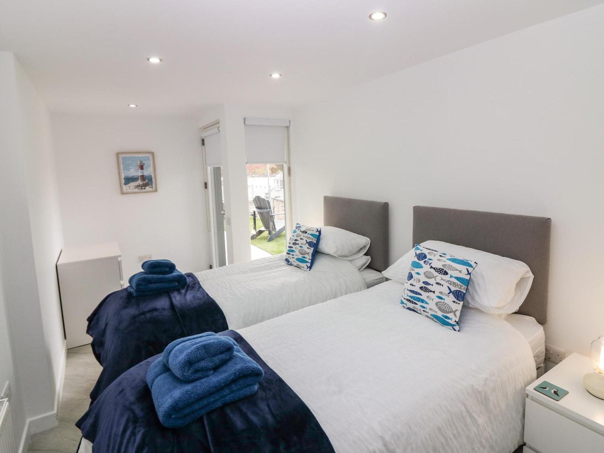 Craignure Apartment Banff Bagian luar foto