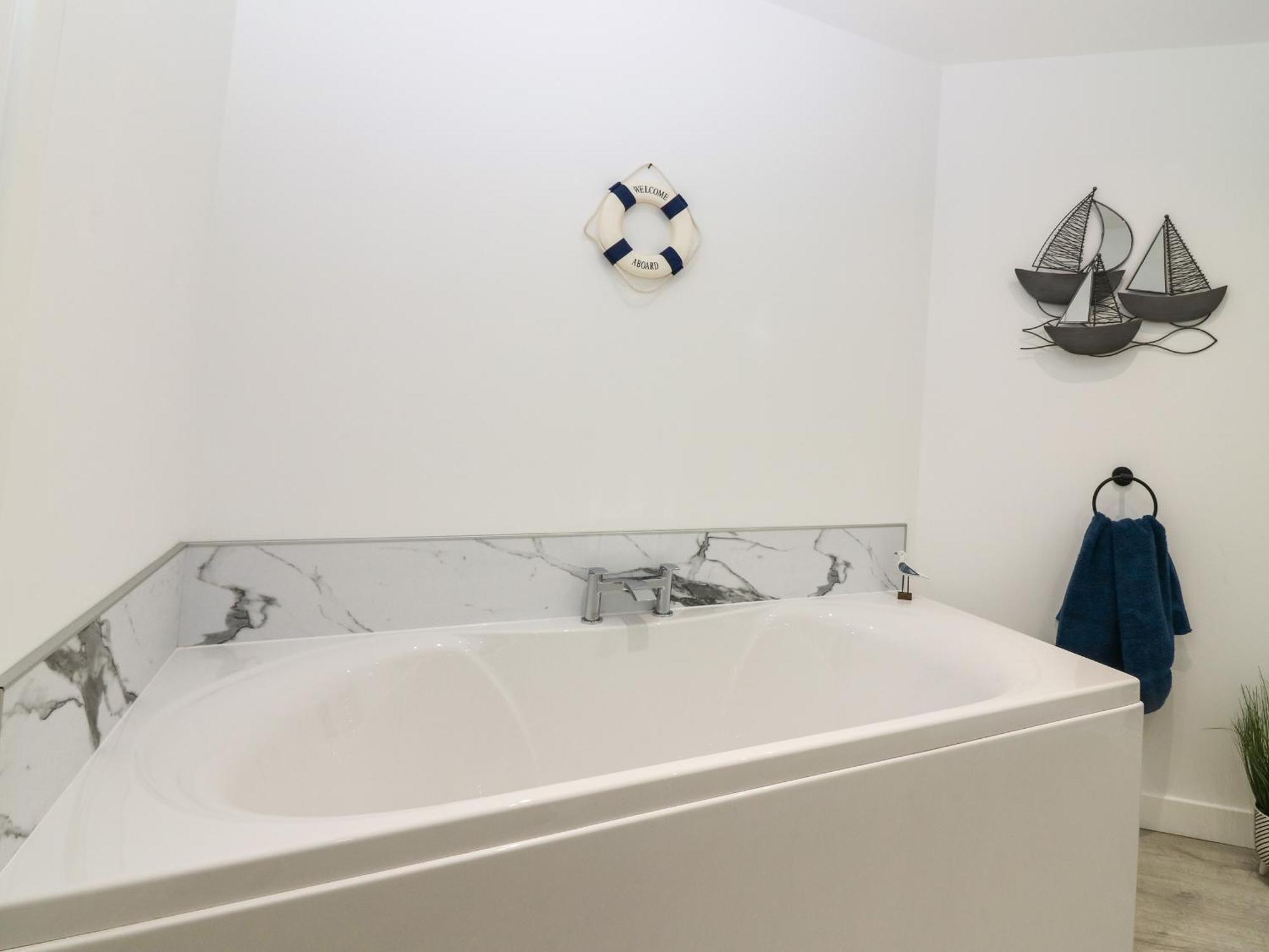 Craignure Apartment Banff Bagian luar foto