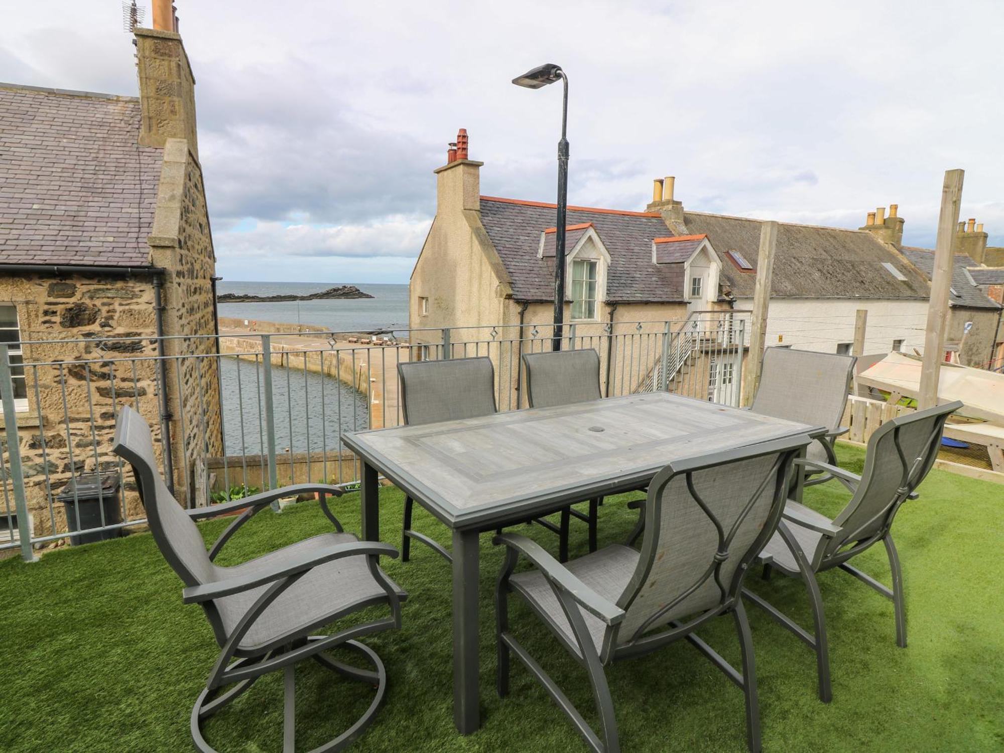 Craignure Apartment Banff Bagian luar foto