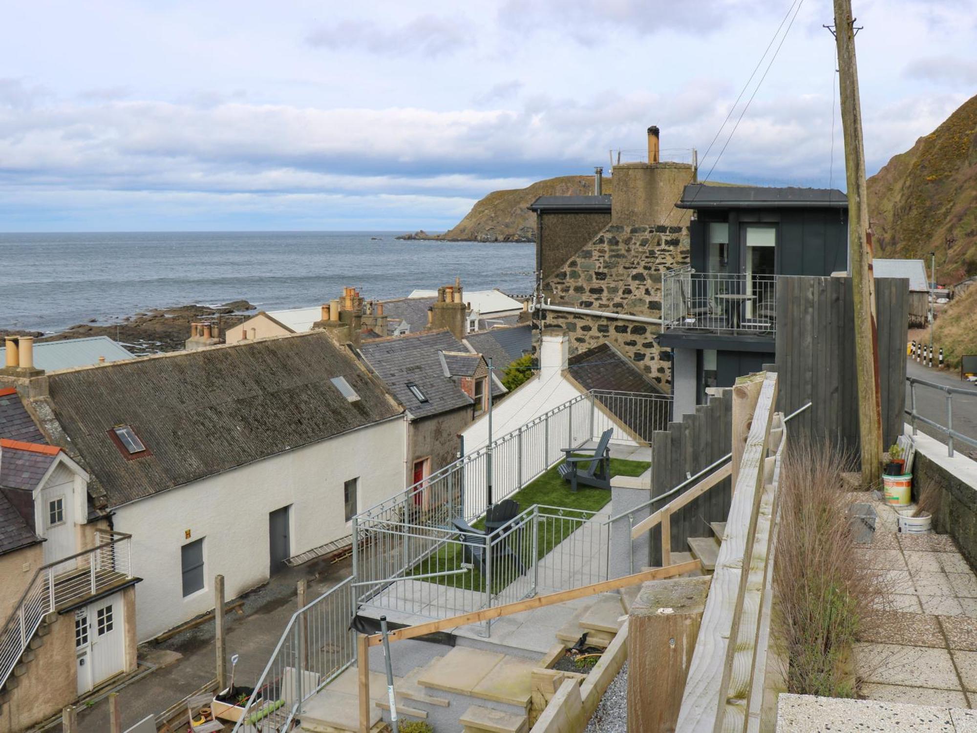 Craignure Apartment Banff Bagian luar foto