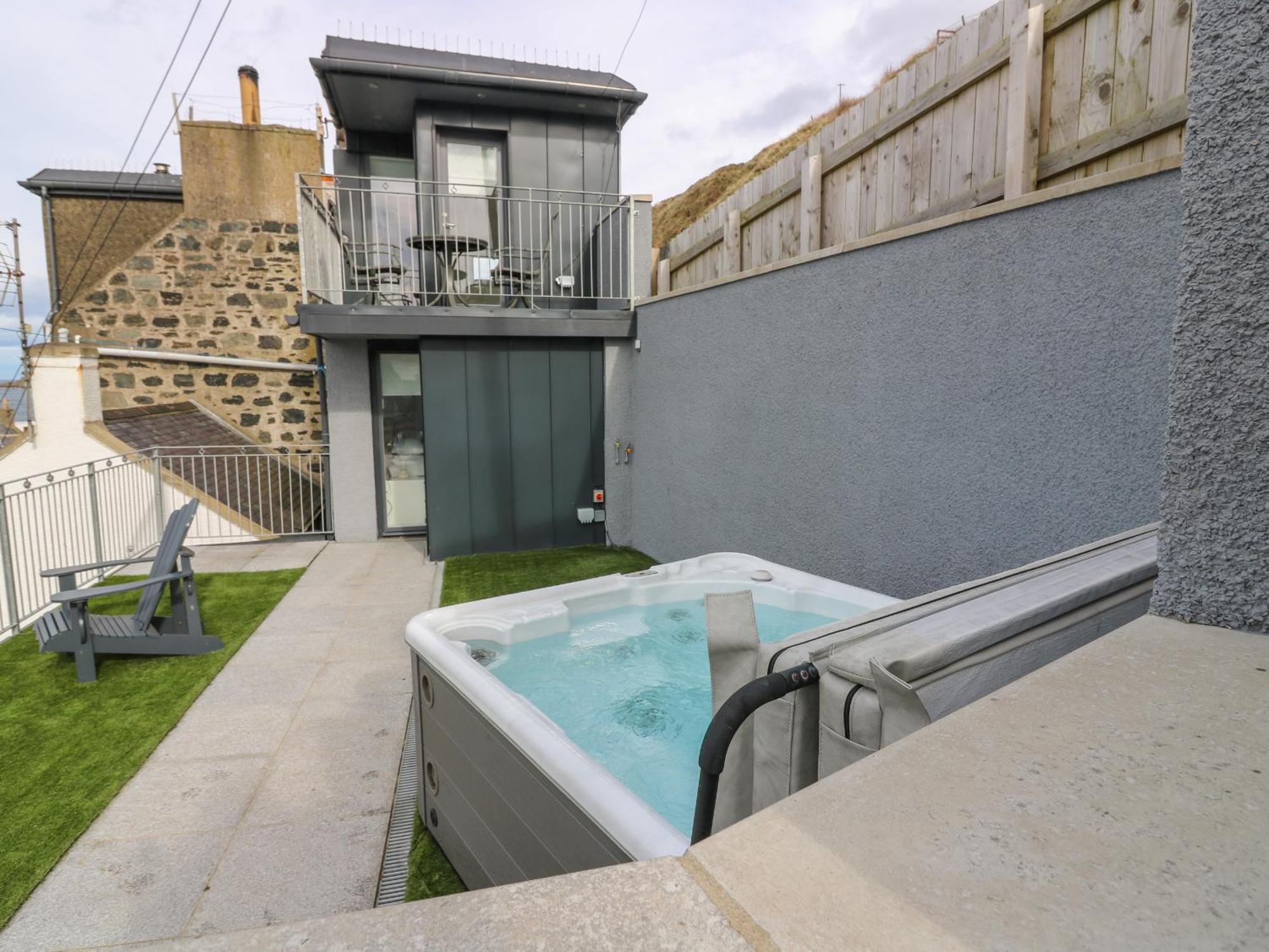 Craignure Apartment Banff Bagian luar foto