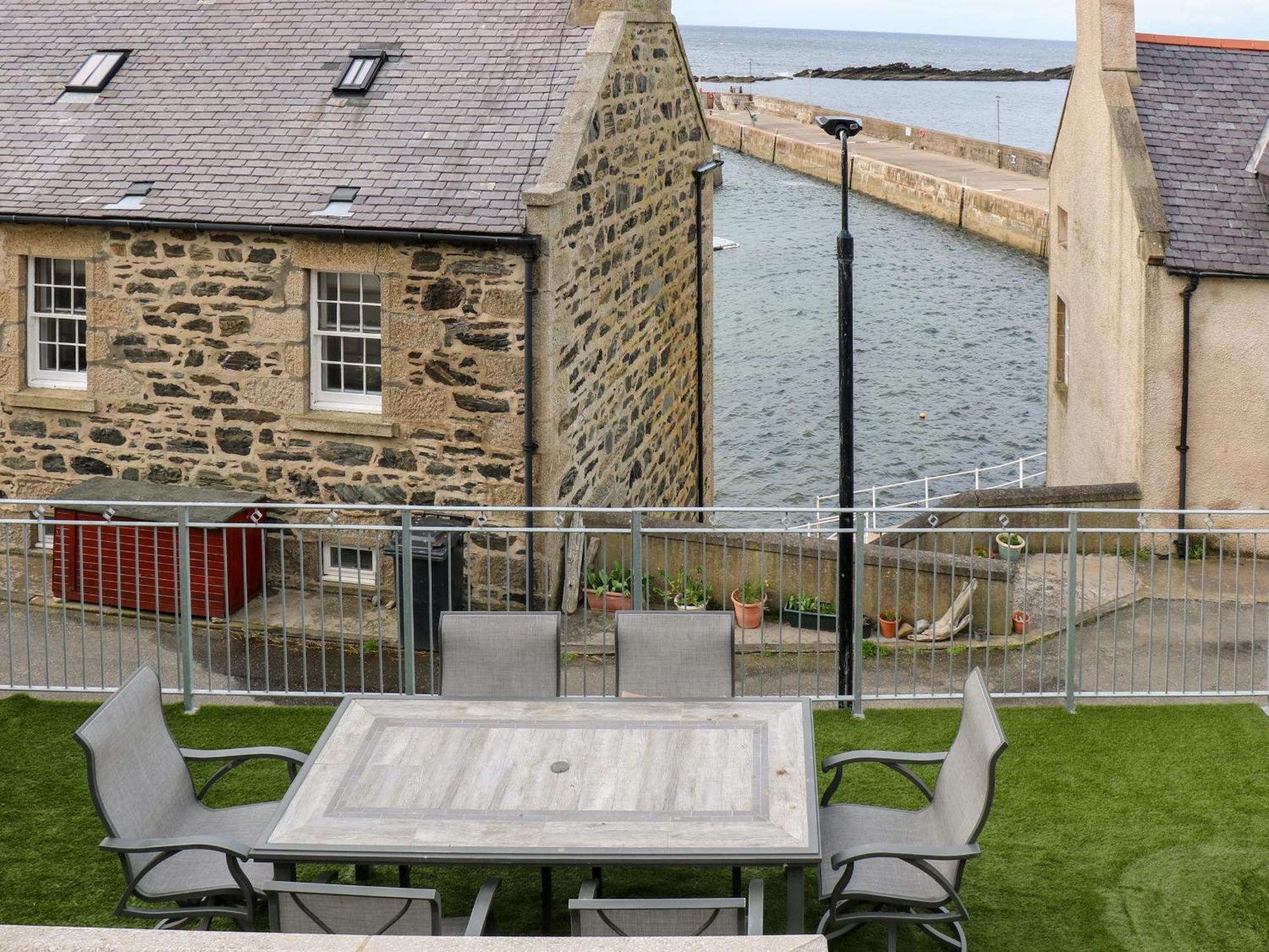 Craignure Apartment Banff Bagian luar foto